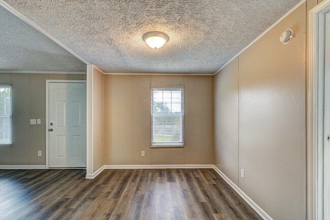 Building Photo - 3351 Appletree Ct