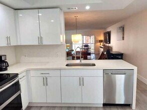 Building Photo - 2903 Victoria Cir