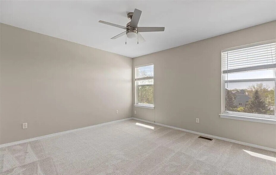 Building Photo - 605 Thornridge Dr
