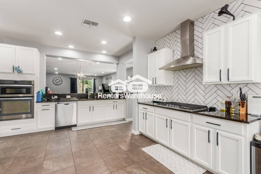 Building Photo - 9548 W Chama Dr
