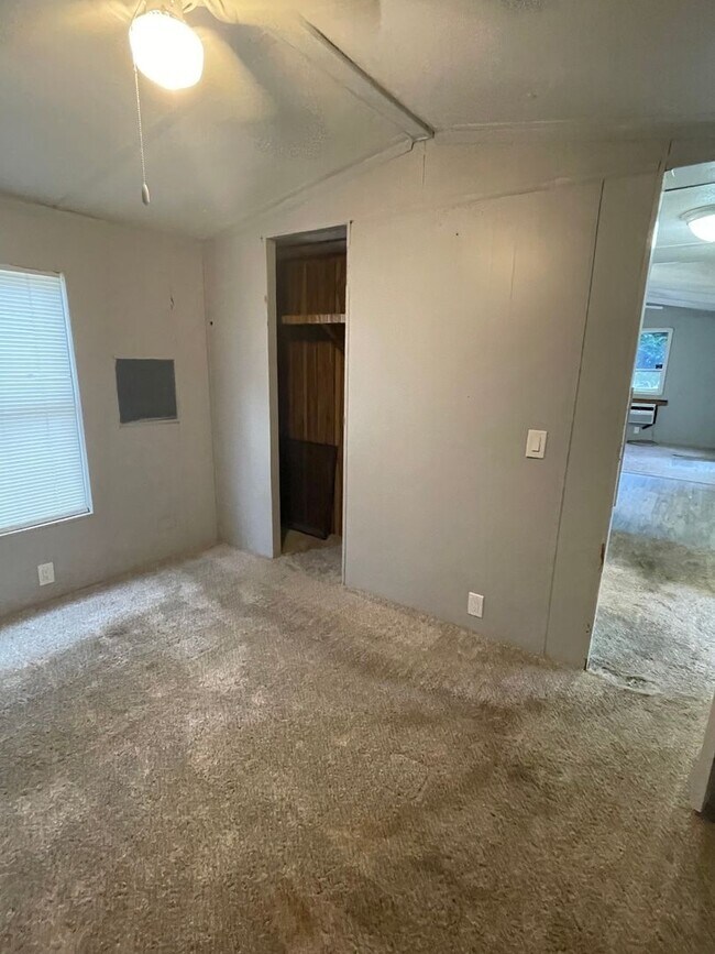 Building Photo - 1 Bedroom 1 Bath Mobile in Park