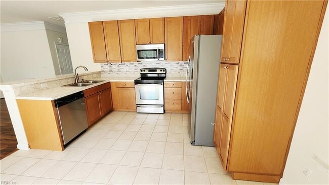 Building Photo - 805 Gem Ct