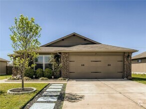 Building Photo - 308 Foxglove Dr