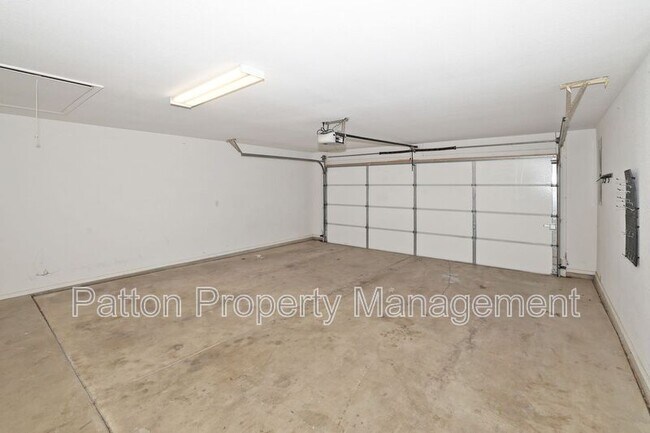 Building Photo - 9206 Perry Ave
