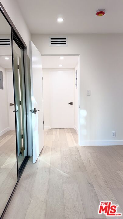 Building Photo - 414 N Palm Dr