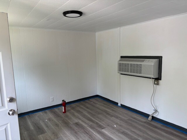 Building Photo - 722 1st St N