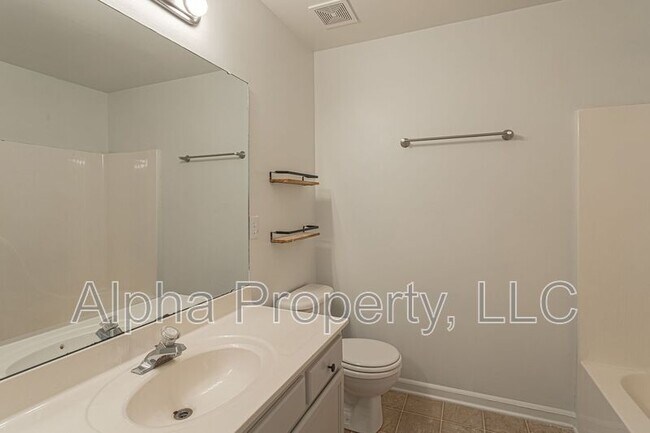 Building Photo - 261 Highgate Cir