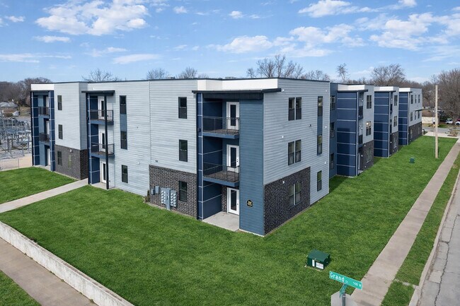 Building Photo - 505 W Grand St