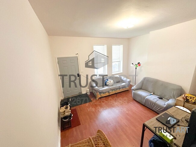 Building Photo - 2254 N Park Ave