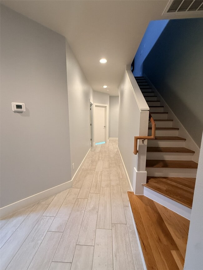 Building Photo - 4618 Nichols St