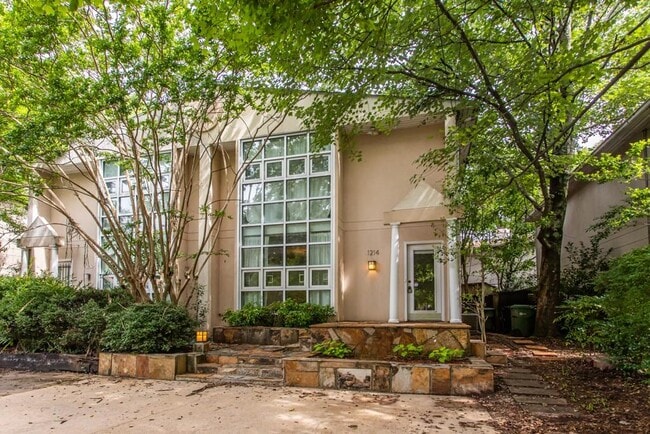 Building Photo - 1214 Cleburne Ave NE