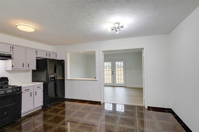 Building Photo - 12807 Ambrose St