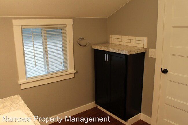 Building Photo - 3 br, 1 bath House - 725 4th Street NW - U...
