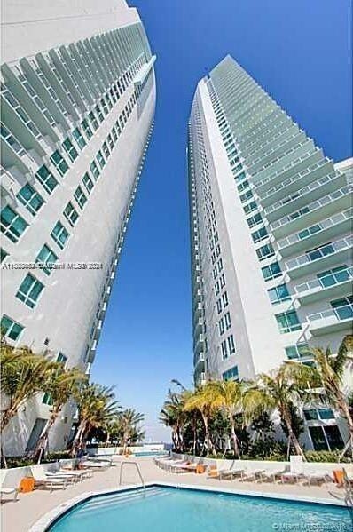 Building Photo - 1900 N Bayshore Dr