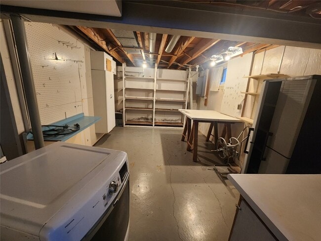 Building Photo - 908 Case Dr