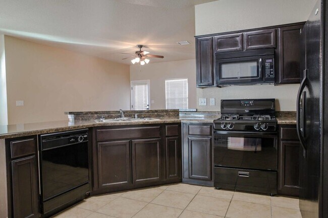 Building Photo - 2969 Pino Triste Dr