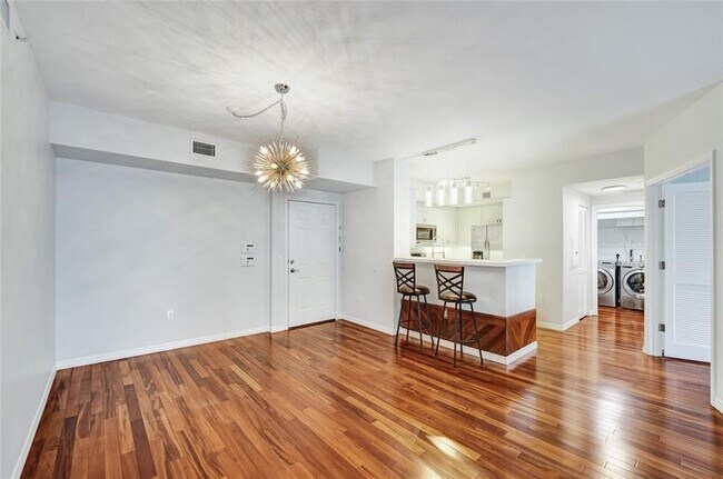 Building Photo - 2421 NE 65th St