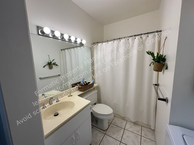 Building Photo - Pet-Friendly 2-Bed, 2-Bath Third-Floor Apa...