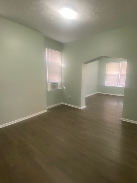 Building Photo - 1036 Oakwood Ave