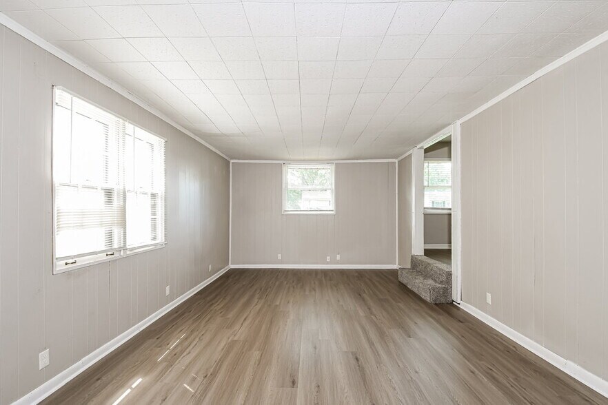 Building Photo - 1850 Shirlene Dr