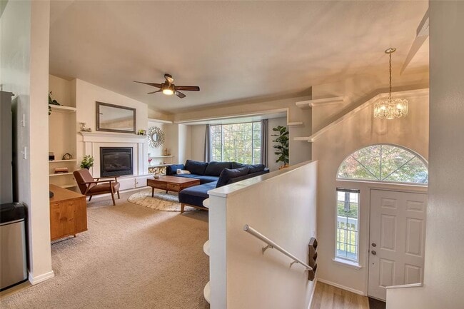 Building Photo - Spacious 4 bed/ 3 bath Hamilton Home
