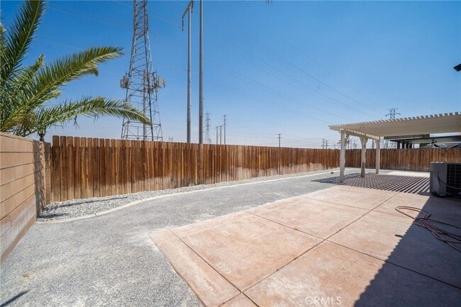 Building Photo - 12833 Biscayne Ave