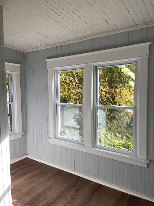 Building Photo - 677 West Delevan