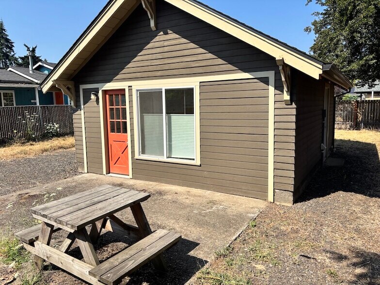 The ADU! With its own entrance and patio (east-facing). - 5636 SE Ogden St