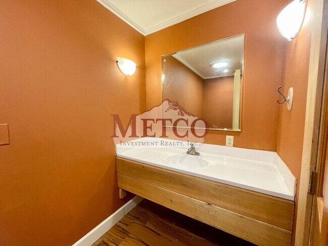 Building Photo - 24401