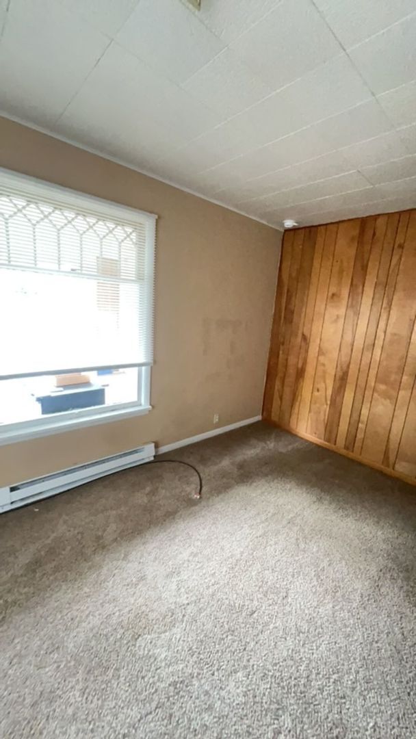 Building Photo - 2129