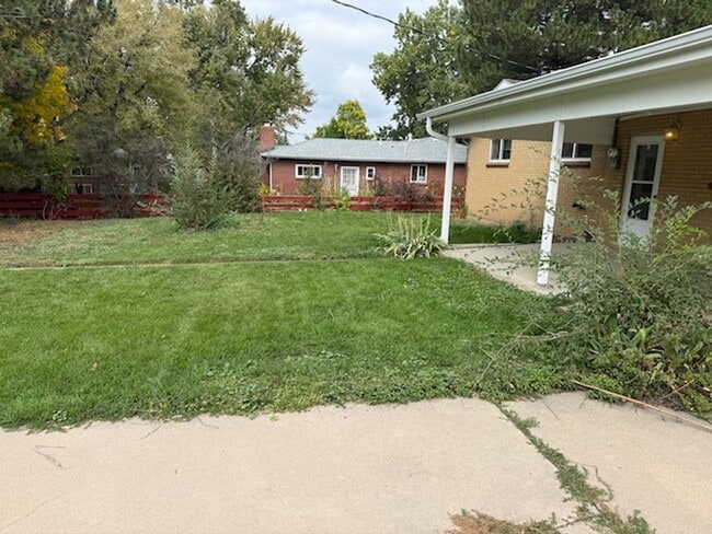 Building Photo - BRICK HOME WITH FINISHED BASEMENT