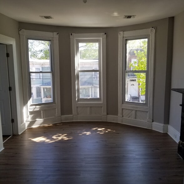 Building Photo - 84 Carson Ave