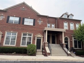 Building Photo - 29285 Glen Oaks Blvd E