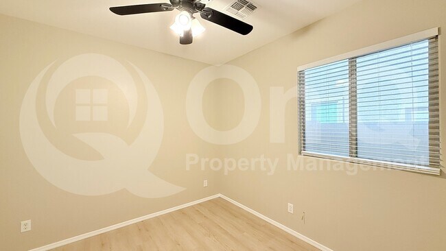 Building Photo - 862 East Gold Dust Way