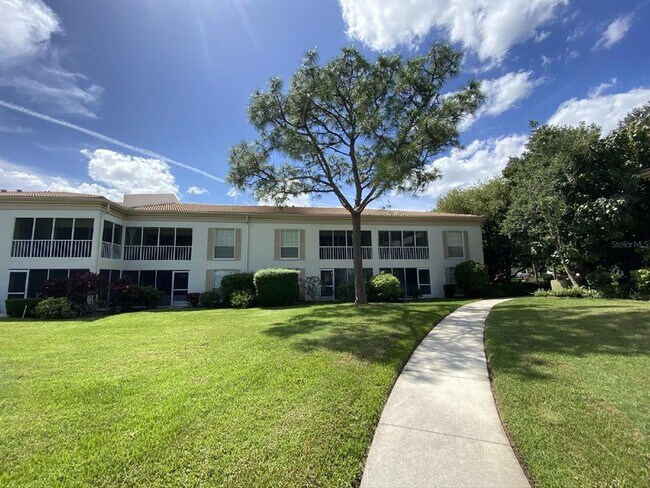 Building Photo - 5205 Wedgewood Ln