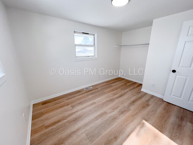 Building Photo - 3983 Lynward Rd