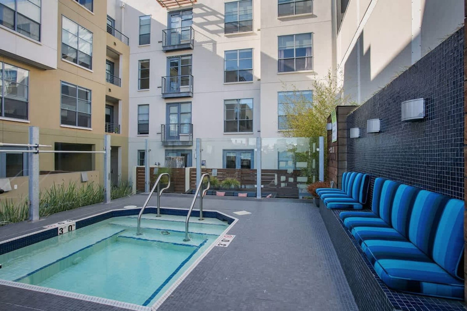 Building Photo - 355 Berry St