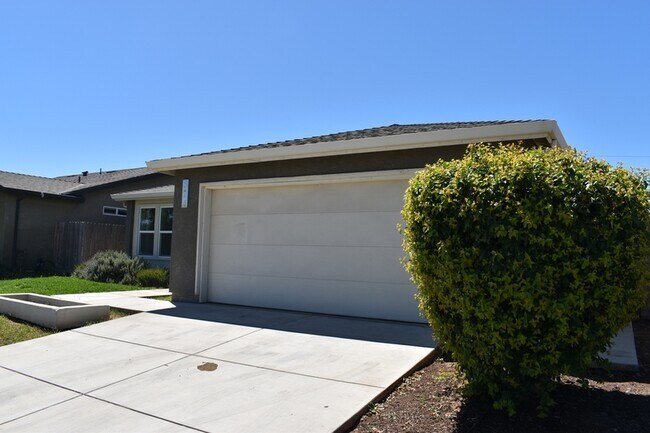 Building Photo - 524 Janell Ct