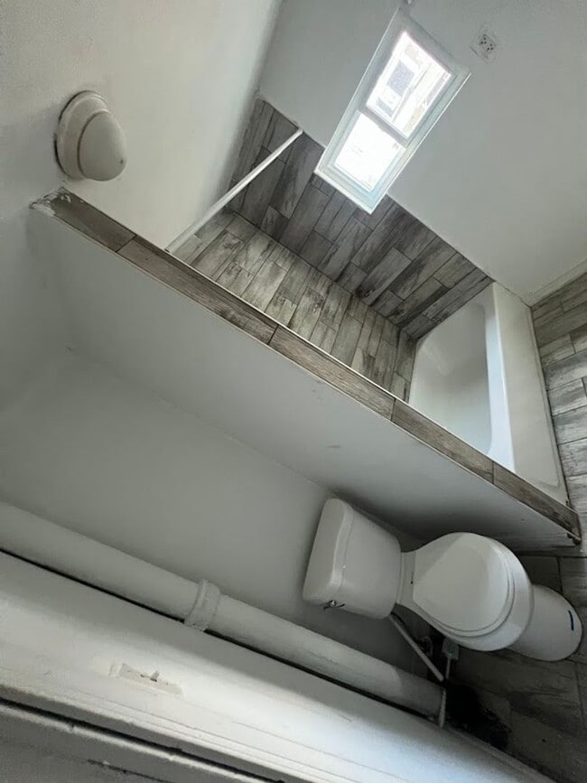 Building Photo - Newly updated 3 bedroom home