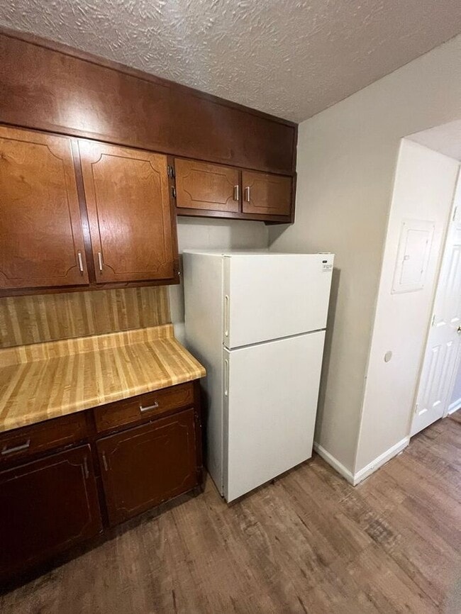 Building Photo - Lawrenceville 2 bedroom Townhome now ready!