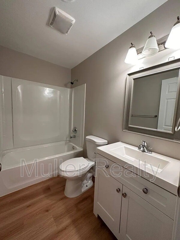 Building Photo - 3636 Old Valley View Dr