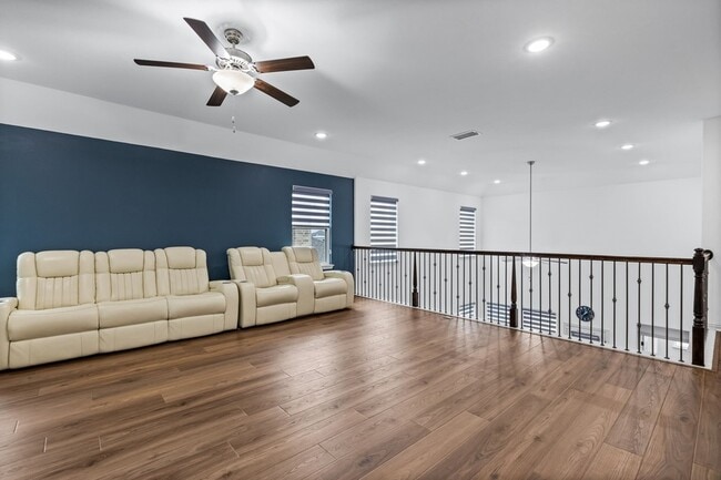 Building Photo - 1444 Kit King Dr