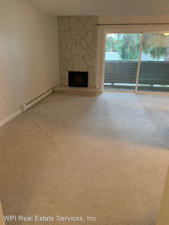 Building Photo - 1 br, 1 bath House - 12515 NE 132nd CT, #A203