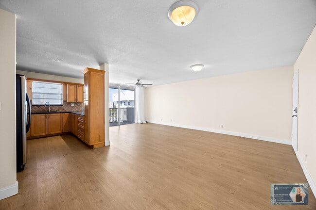 Building Photo - 137 Golden Isles Dr