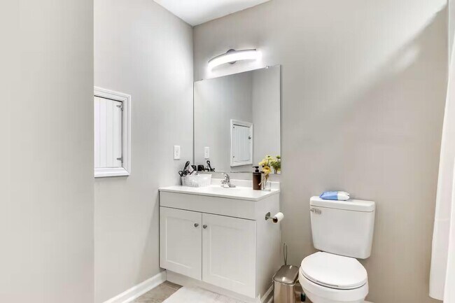 Building Photo - 3032 Biscayne Ct