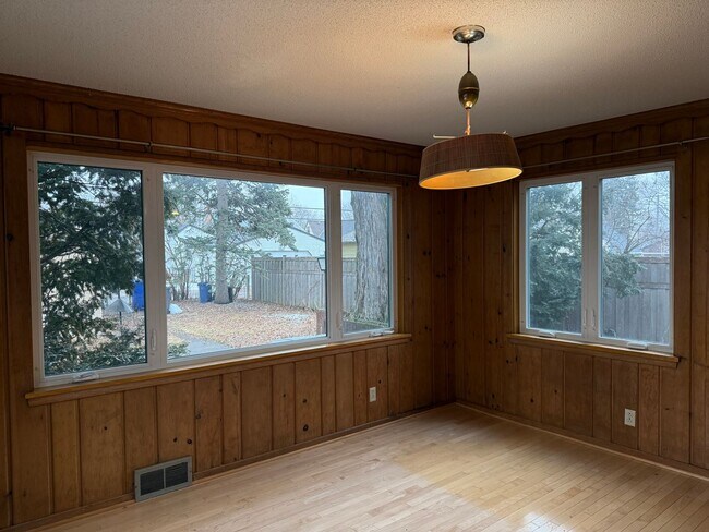 Building Photo - The Cutest 3-Bedroom Tudor - One Block From Como Golf Course