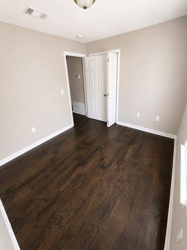 Building Photo - Stylish 2BR/2BA Townhome in Northeast Jackson | Comfort, Convenience & Low-Maintenance Living
