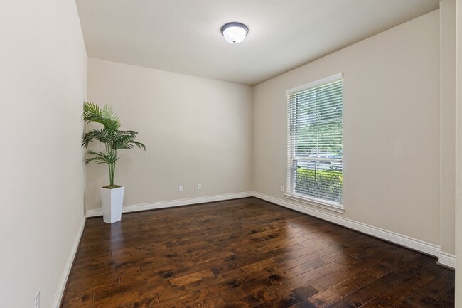 Building Photo - 138 Meadow Run Dr