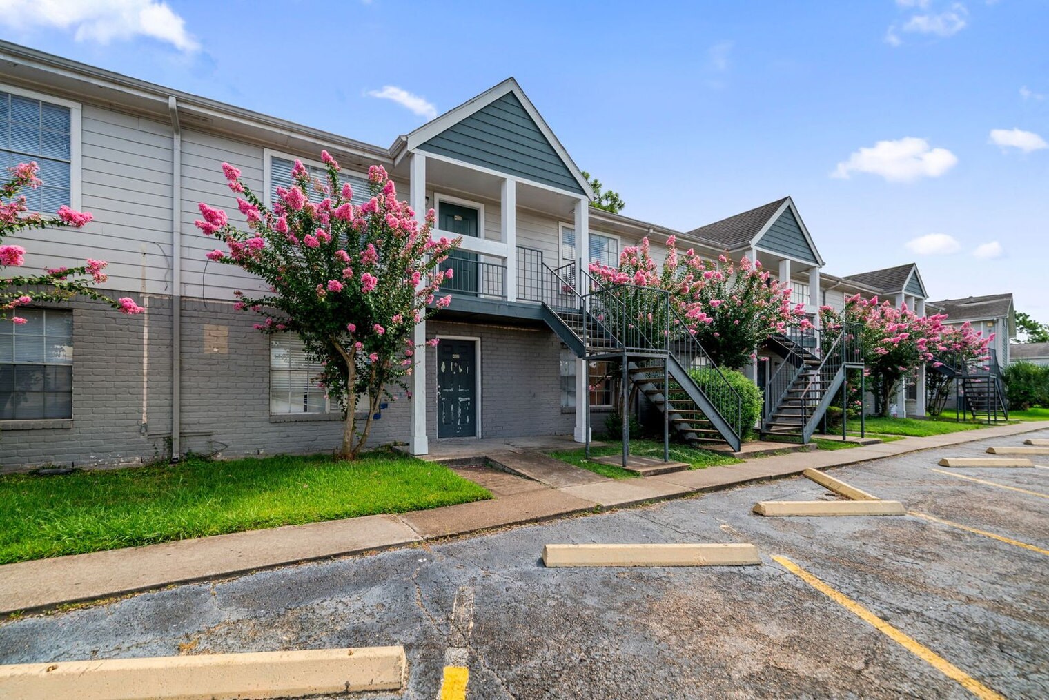 Building Photo - 1307 Wilcrest Dr