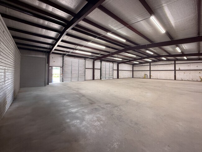 Building Photo - 26605 E River Rd